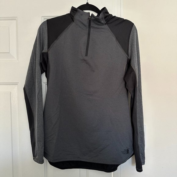 BRAND NEW North Face 1/4 Zip Women's Sweatshirt - Picture 1 of 2